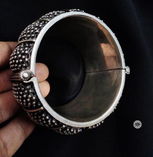 Statement Silver kada (Fits 2.4 & 2.5)